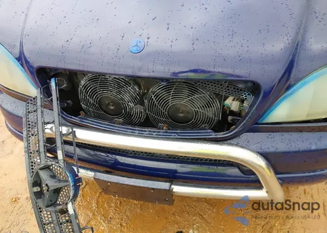 2001 Mercedes-Benz Ml 320 z USA, uszkodzony, nr VIN 4JGAB54E91A271308